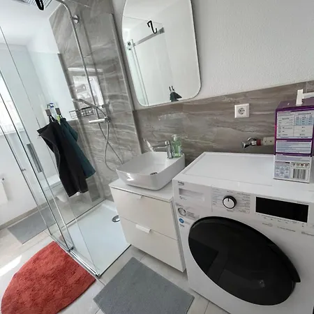 Schoene 4 Zimmerwohnung Fuer Max 5 Personen Апартаменты Talheim (Heilbronn)